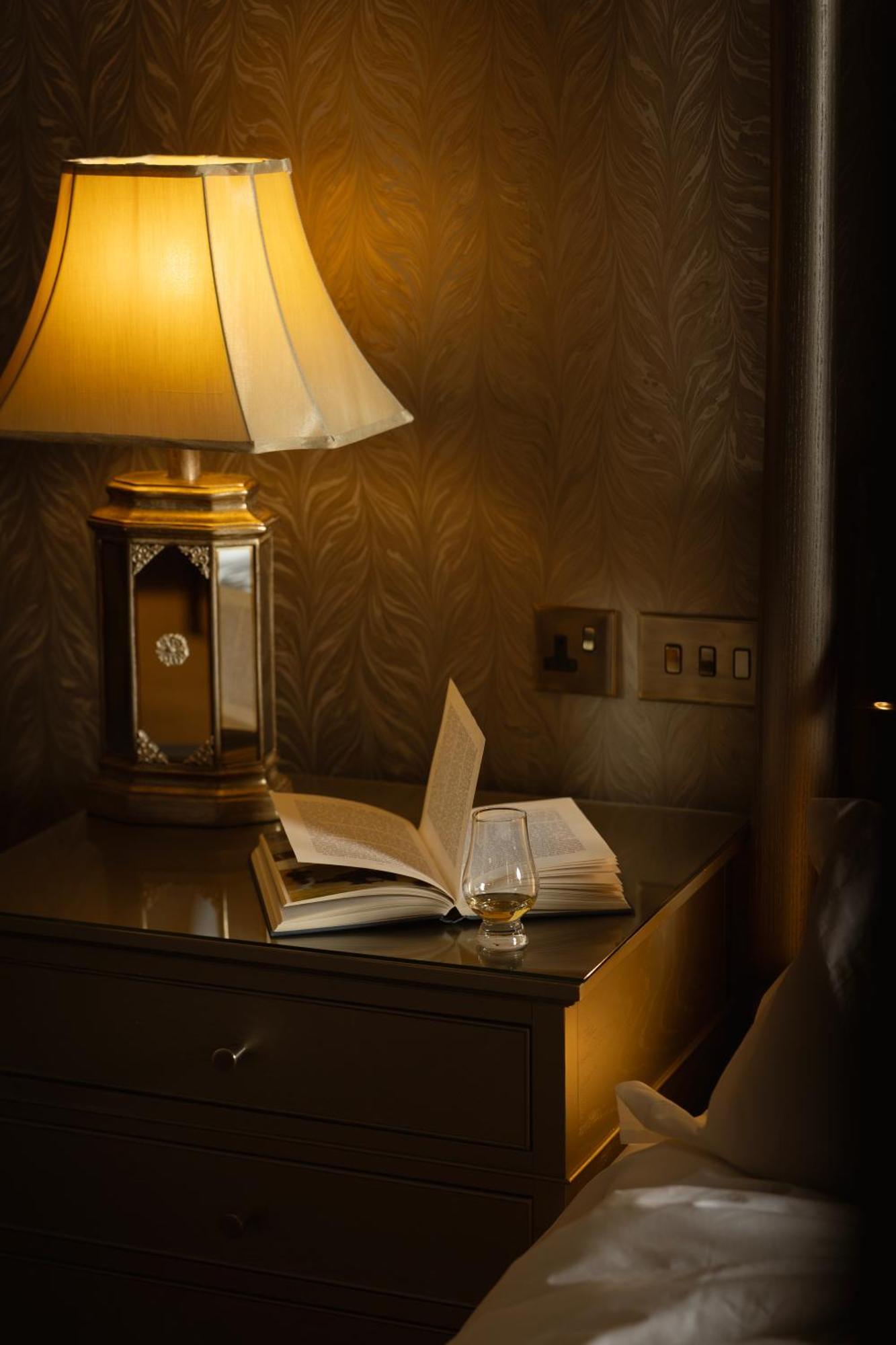 The Station Hotel Rothes Buitenkant foto