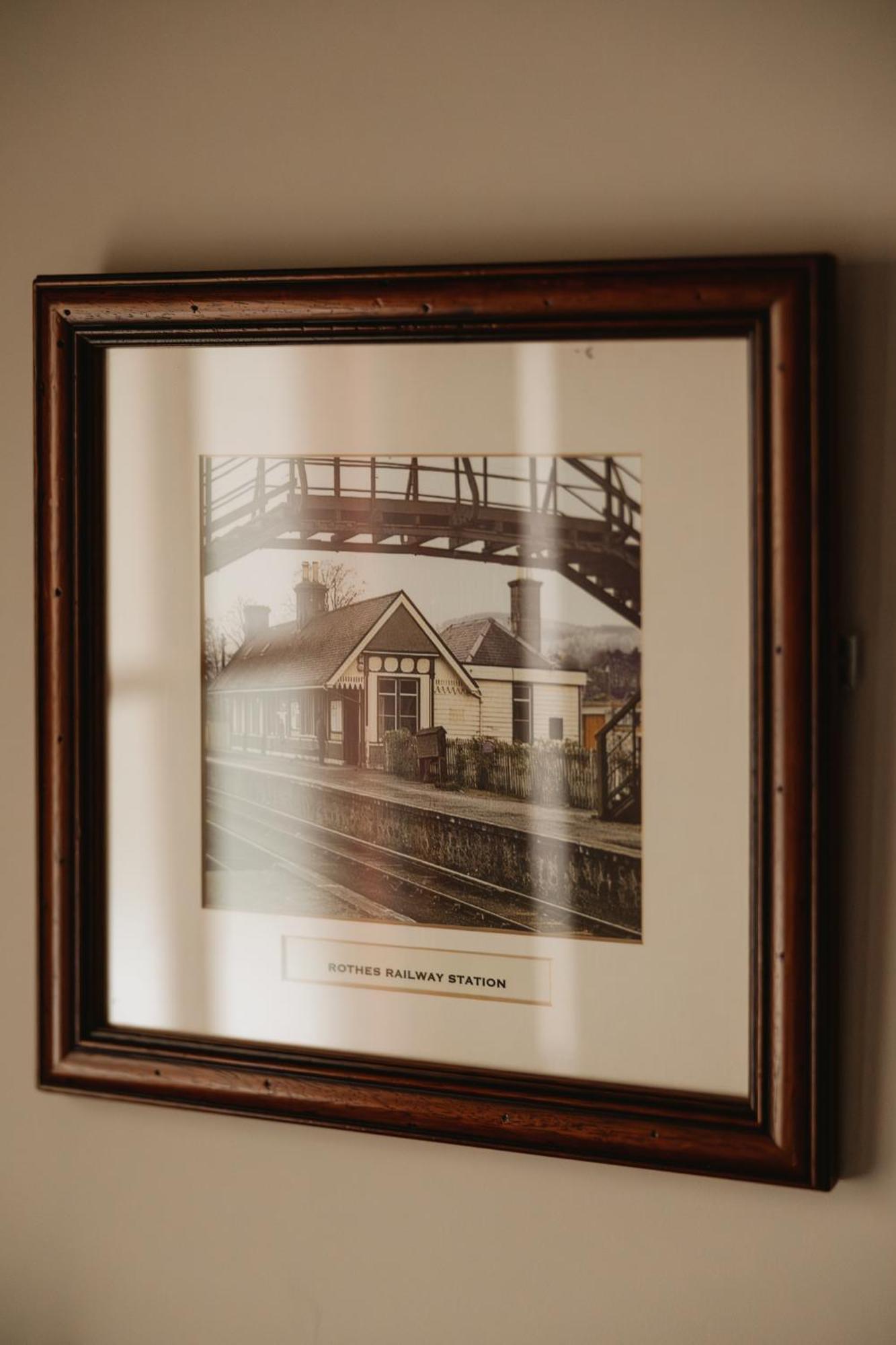 The Station Hotel Rothes Buitenkant foto